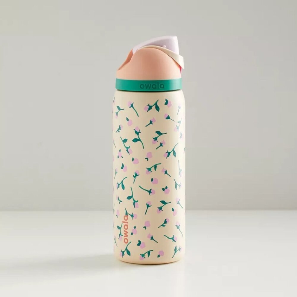 "Tea Time" Rose Floral Owala - 32 oz Freesip - Limited Edition UO Color - Picture 3 of 8
